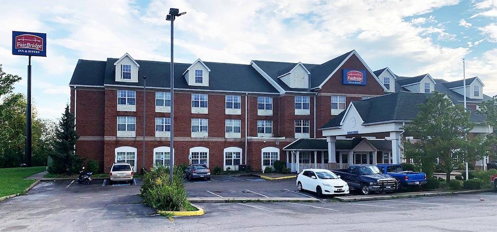 Blisspoint Inn & Suites Marion Exterior photo