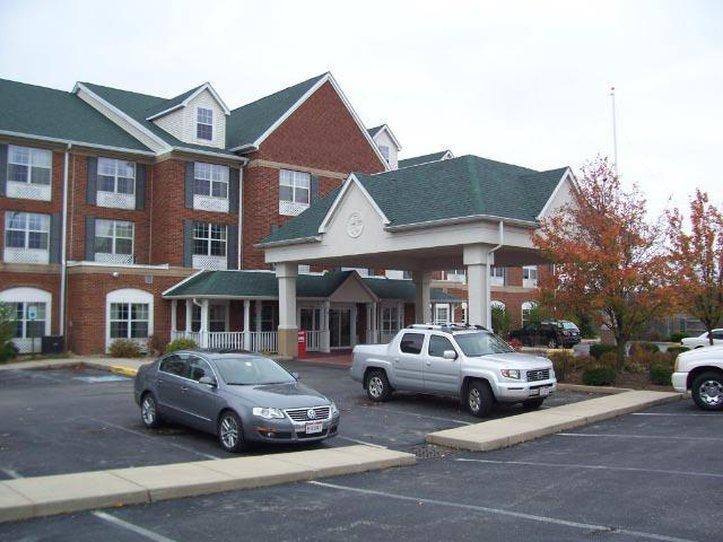 Blisspoint Inn & Suites Marion Exterior photo